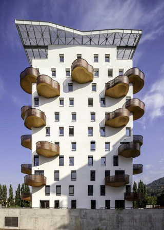 Illustration for article titled I Want to Stand on These Incredible Balconies and Take in the View
